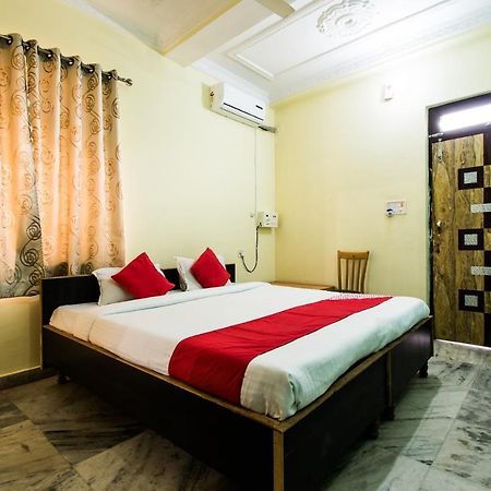 Oyo 24087 Viraj Hotel Danapur Екстериор снимка