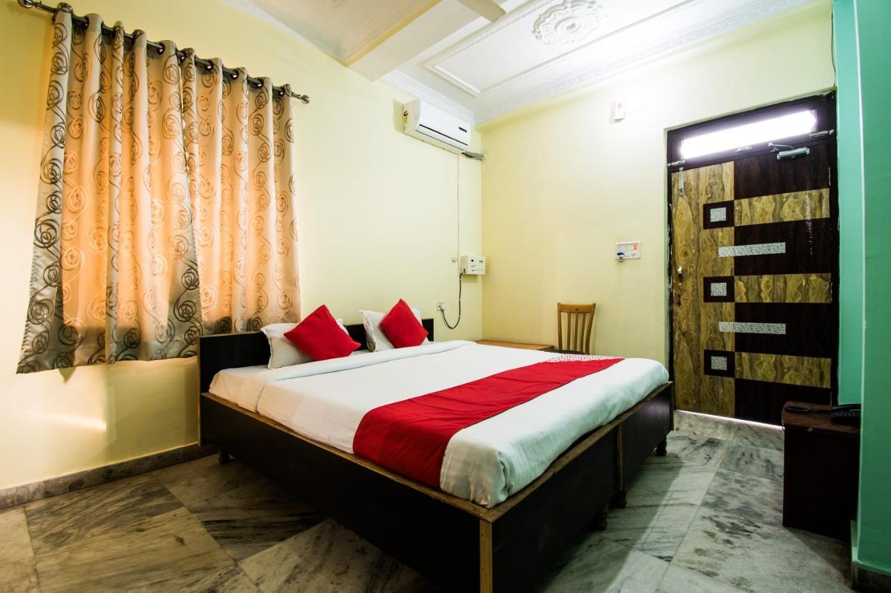 Oyo 24087 Viraj Hotel Danapur Екстериор снимка