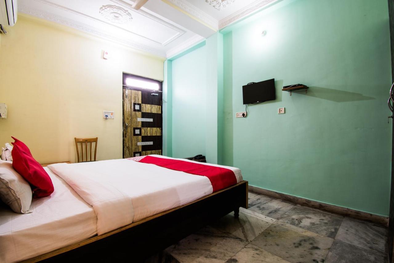 Oyo 24087 Viraj Hotel Danapur Стая снимка